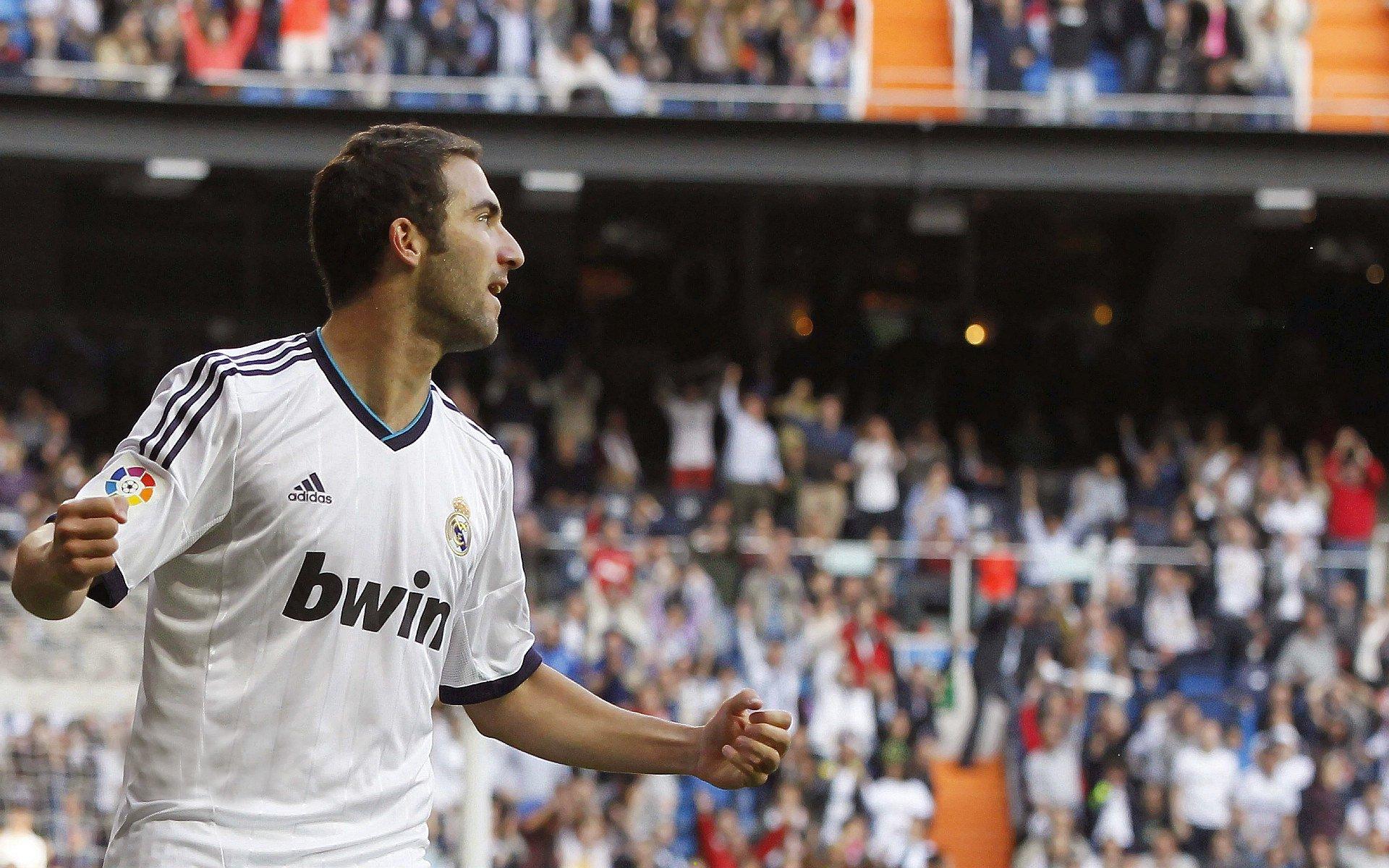 C罗梅开二度助利雅得胜利豪取三连胜 传奇巨星再创里程碑