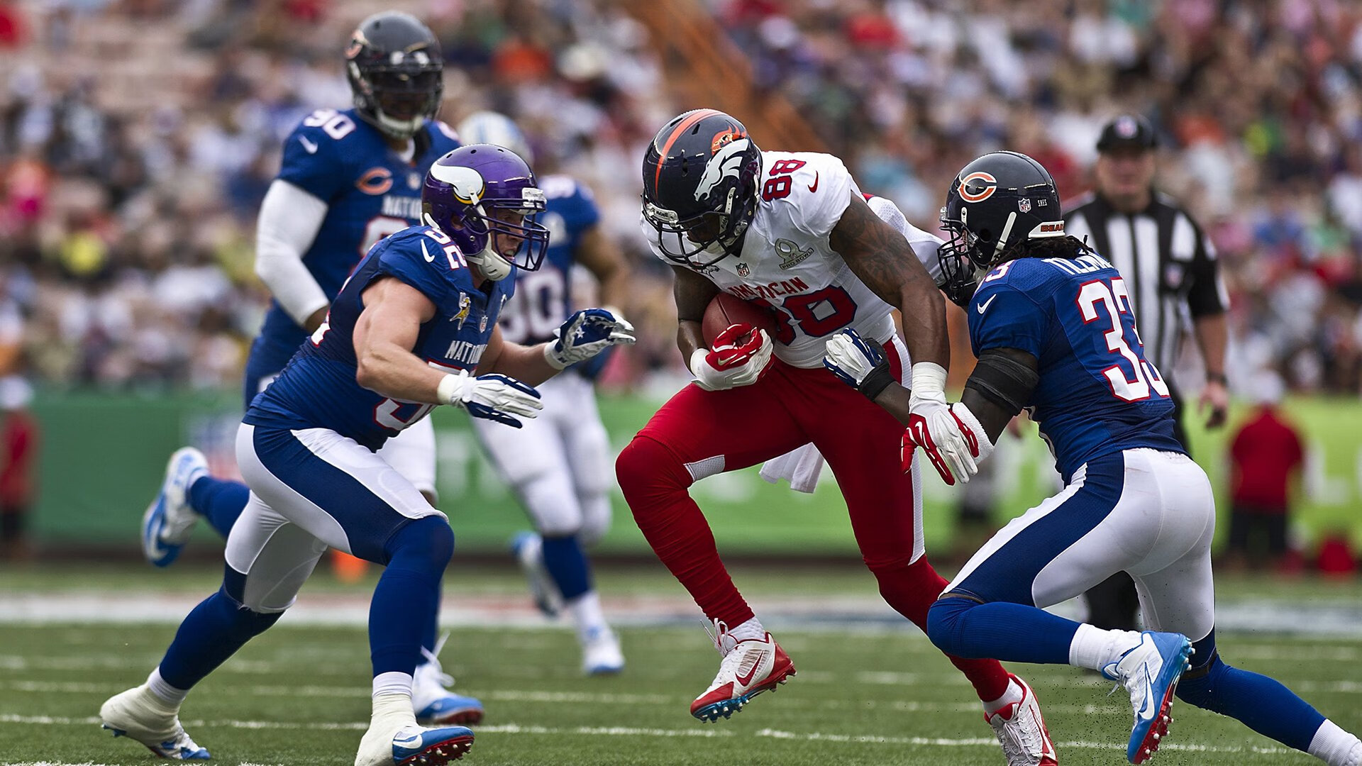 NBA季后赛激战正酣，勇士逆转湖人，库里独砍40分率队扳平大比分